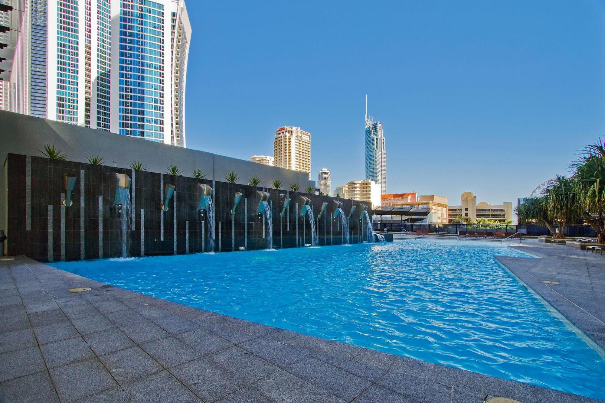 5 Bedroom Executive Sub Penthouse In The Heart Of Surfers With Full Ocean Views - Sleeps 12 - Circle On Cavill Amazing!! 黄金海岸 外观 照片